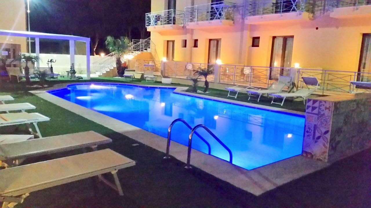 Residence Le Piscine 圣维托罗卡波 外观 照片